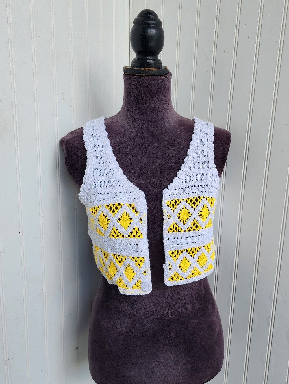 Julia by Love J White White Yellow Crochet Crop Vest Boho Diamond Knit Button S